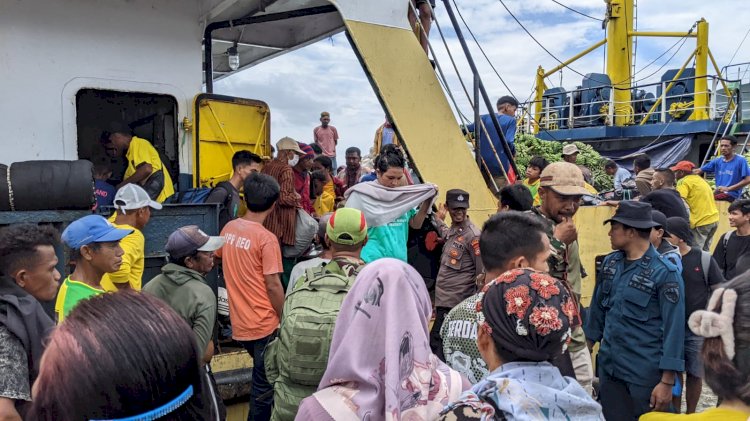KP3 Laut Reo : Pengamanan Kapal Penumpang KM Sabuk Nusantara 55 di Pelabuhan Laut Reo