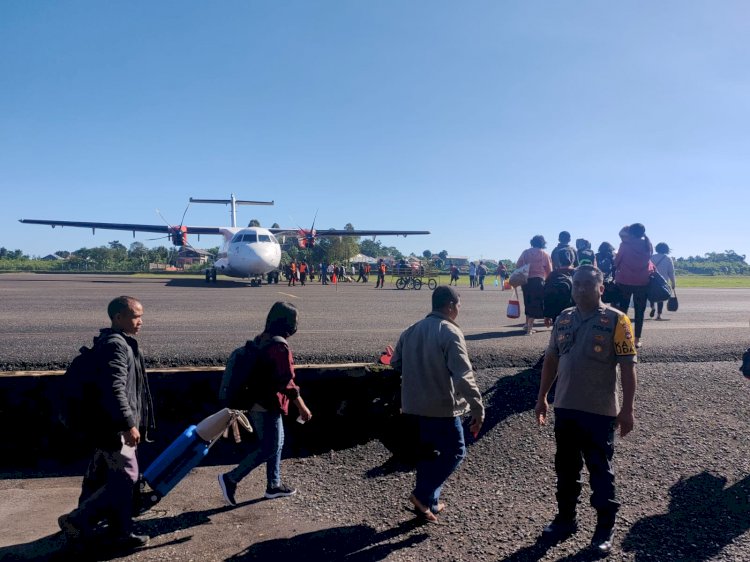 KP3 Udara : Pengamanan Pesawat di Bandara Frans Sales Lega Ruteng