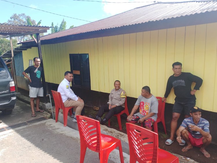 Bhabinkamtibmas Kecamatan Langke Rembong Berikan Himbauan Kamtibmas Menjelang Syukuran Penerimaan Komuni Pertama di Kelurahan Pau.