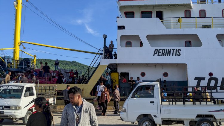 KP3 Laut Reo : Kegiatan Pengamanan Kapal Penumpang di Pelabuhan Laut Reo Berjalan Lancar