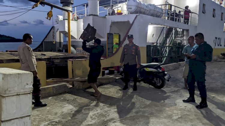 KP3 Laut Reo lakukan Pengamanan Kapal Penumpang di Pelabuhan Laut Reo