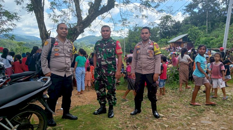 Kapospol Cibal Barat Pimpin Pengamanan Turnamen Bola di Desa Bere, Kecamatan Cibal Barat, Kabupaten Manggarai