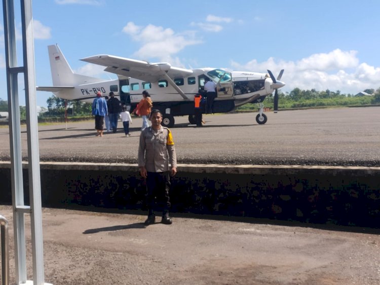 KP3 Udara Frans Sales Lega Ruteng Amankan Penerbangan SUSI AIR Menuju Waingapu