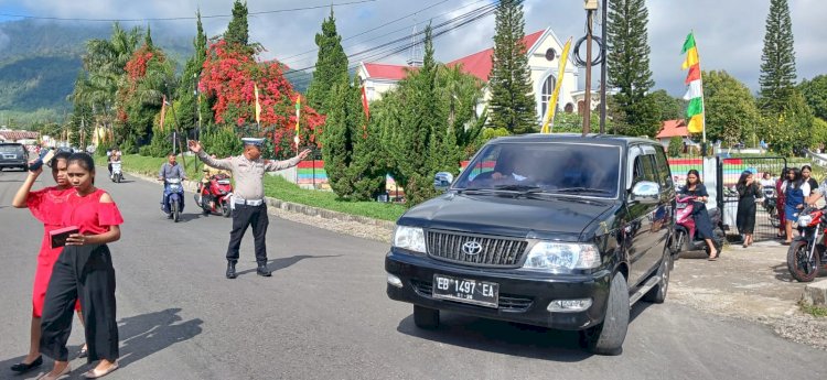 Konsisten! Polres Manggarai Kerahkan Personil Pengamanan Ibadah Minggu