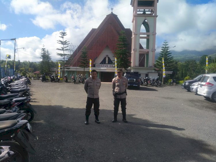 Konsisten! Polres Manggarai Kerahkan Personil Pengamanan Ibadah Minggu