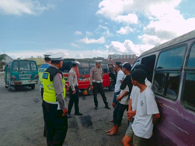 Patroli KRYD, Pamturlalin, dan Himbauan Kamseltibcar Lantas di Sekitar Kota Ruteng