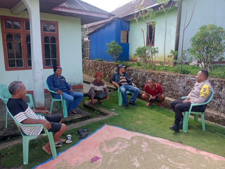 Bhabinkamtibmas Kec. Ruteng, Bripka Fransiskus X. N. Janggur, Laksanakan Patroli dan Sambang Warga di Dusun Ngkor