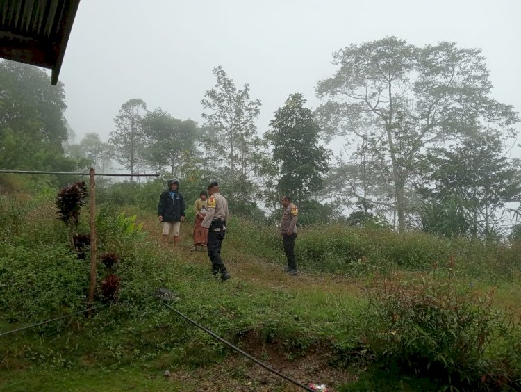 Bhabinkamtibmas Satar Mese, Bripka Theodorus Angkat dan Bripka Almodat Ano, Gelar Patroli dan Sambang di Desa Golomuntas dan Desa Mocok