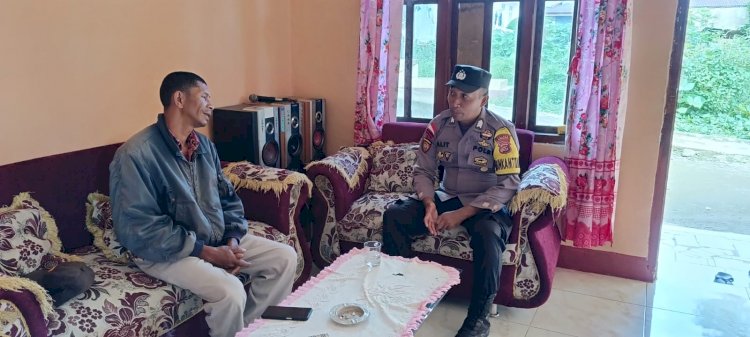 Jaga Situasi Kamtibmas, Bhabinkamtibmas Kecamatan Langke Rembong laksanakan Patroli Dialogis