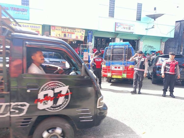 Harkamtibmas : Patroli Dialogis Samapta Polres Manggarai di Kota Ruteng