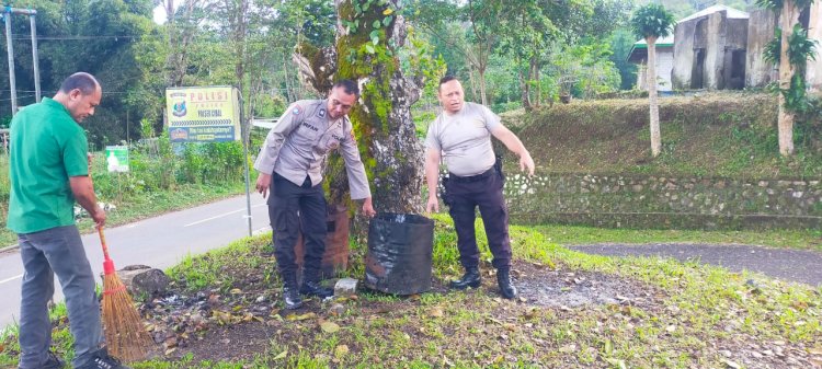 Personil Polsek Cibal bersama Bhabinkamtibmas Laksanakan Jumat Bersih