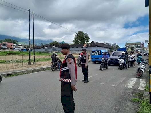 Sat. Samapta Polres Manggarai Gelar Patroli Dialogis dan Pengaturan Lalin di Kota Ruteng