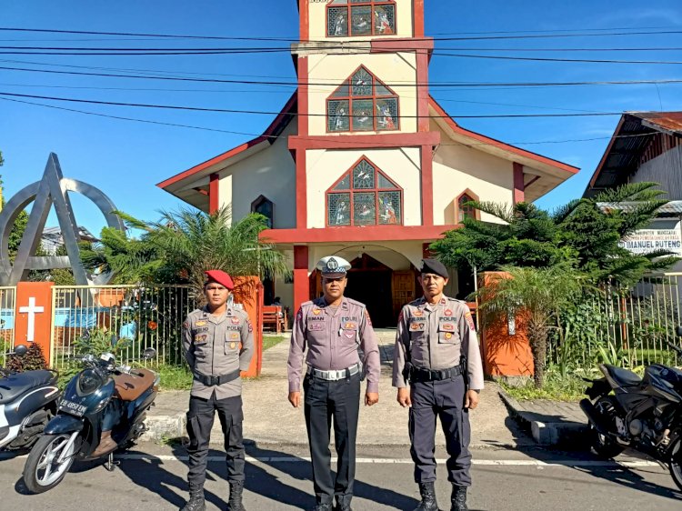 Pastikan Ibadah Minggu berlangsung aman. Personil Polres Manggarai laksanakan Pengamanan Gereja di Wilayah Hukum Polres Manggarai