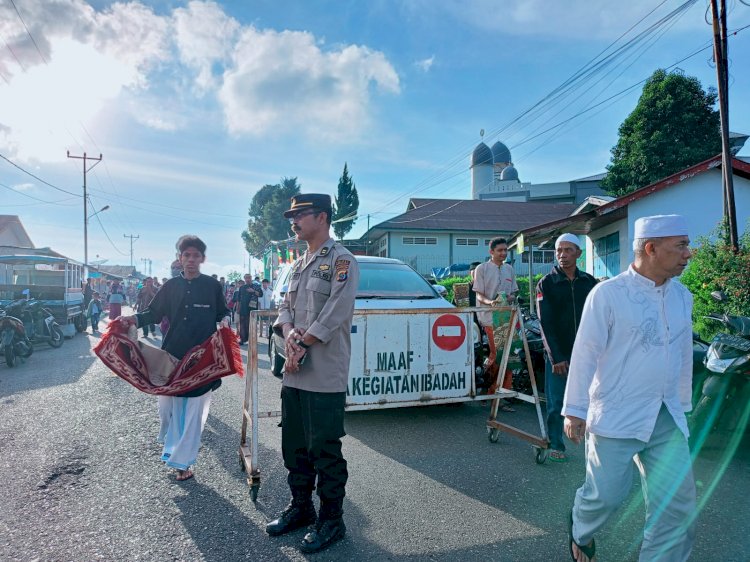 Sholat Idul Adha 1445 H/2024 di Masjid Agung Baiturrahman Ruteng, Polres Manggarai Terjunkan Personil Pengamanan