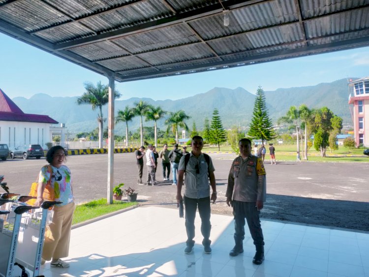 Pengamanan Pesawat Penumpang oleh KP3 Udara Frans Sales Lega Ruteng Berjalan Lancar