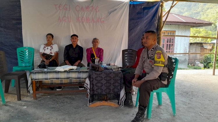 Bhabinkamtibmas Kecamatan Rahong Utara, Aipda Kornelius Jemarus, Mengamankan Pesta Sekolah di Kampung Purang