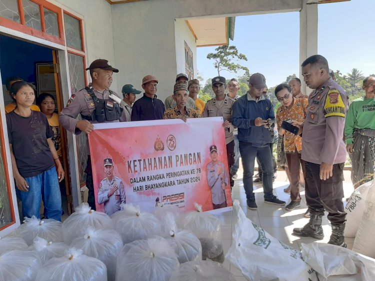 Polres Manggarai Salurkan Bantuan Benih Ikan Nila untuk Program Ketahanan Pangan dalam rangka Hari Bhayangkara ke 78, Tahun 2024.