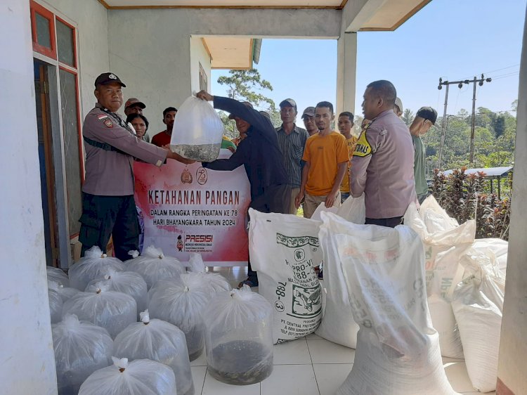 Polres Manggarai Salurkan Bantuan Benih Ikan Nila untuk Program Ketahanan Pangan dalam rangka Hari Bhayangkara ke 78, Tahun 2024.