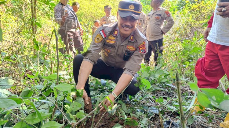 Bakti Lingkungan Penanaman Anakan Pohon Dalam Rangka Hari Bhayangkara Ke-78 Tahun 2024 Tingkat Polres Manggarai