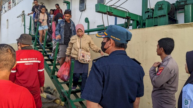 KP3 Laut Pelabuhan Reo Laksanakan Pengamanan Kapal Penumpang di Pelabuhan Laut Reo