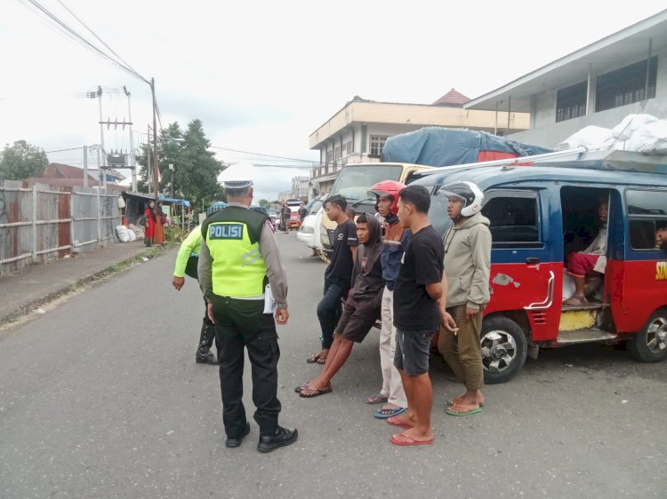 Sat. Lantas Polres Manggarai Laksanakan Patroli KRYD dan Himbauan Kamseltibcar Lantas di Kota Ruteng