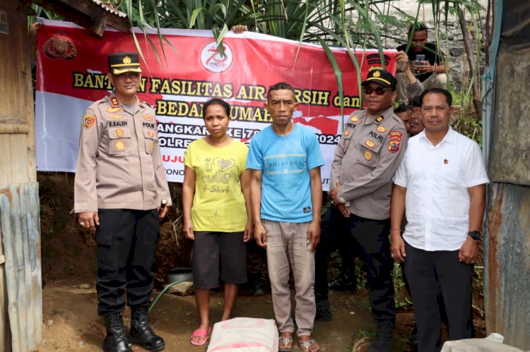 Jelang Hari Bhayangkara ke 78, Kapolres Manggarai pimpin pelaksanakan Bantuan Sosial Bedah Rumah di Kelurahan Mbaumuku