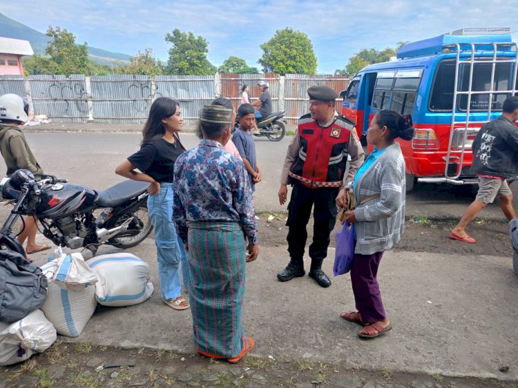 Sat. Samapta Polres Manggarai Gelar Patroli Dialogis dan Pengaturan Lalu Lintas di Ruteng