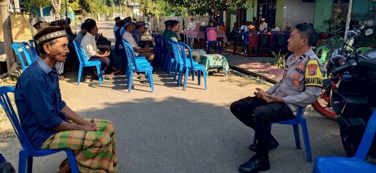 Bhabinkamtibmas Syamsul Rizal Hadiri Kegiatan Masyarakat di Kelurahan Baru, Kecamatan Reok, Kabupaten Manggarai