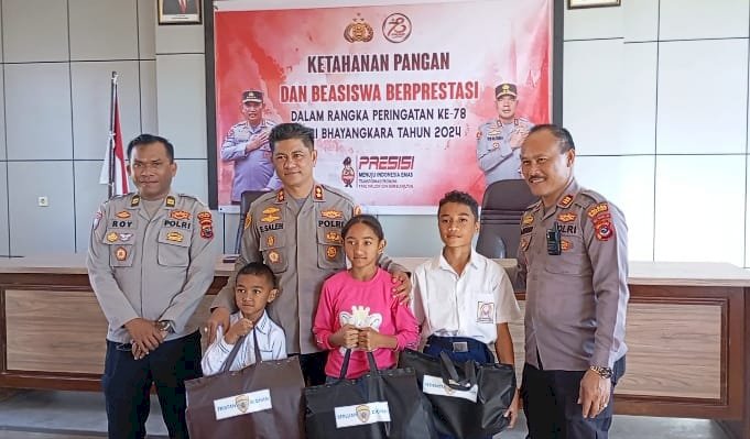 Sambut Hari Bhayangkara Ke-78 Tahun 2024, Polres Manggarai Salurkan Beasiswa bagi Siswa Berprestasi