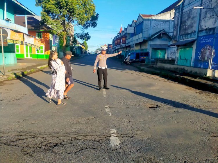 Satlantas Polres Manggarai Laksanakan Pengaturan Pagi untuk Keamanan Lalu Lintas