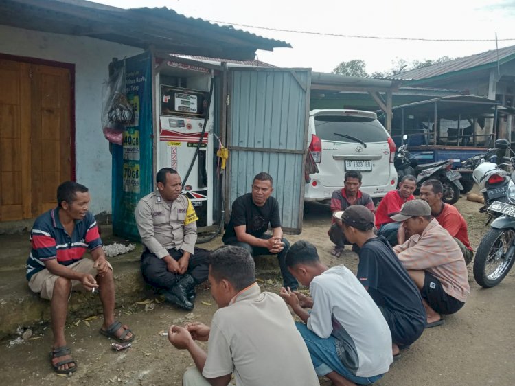 Bhabinkamtibmas Kecamatan Ruteng Jalin Silaturahmi dan Komunikasi dengan Warga Desa Bangka La'o