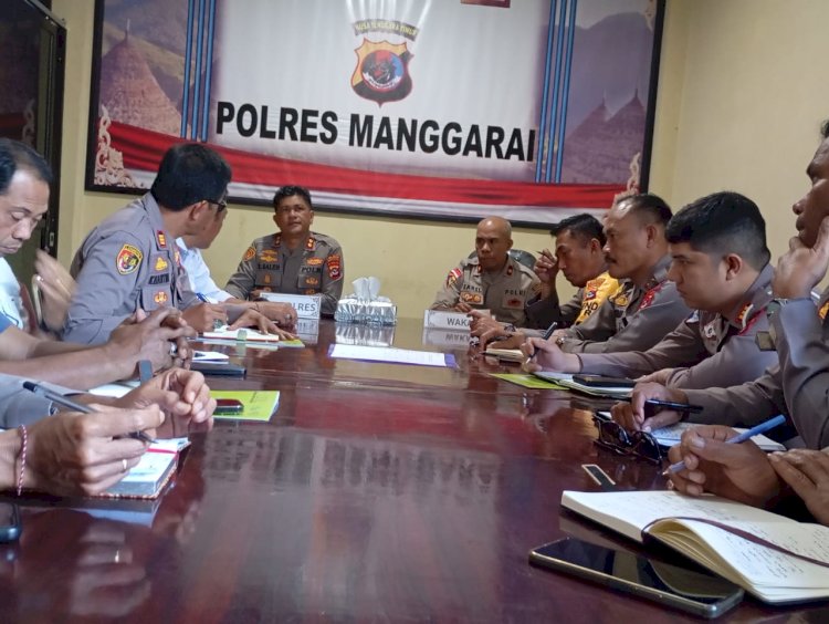 Pimpin Rapat Anev Mingguan, Kapolres Manggarai Sampaikan Arahan Penting dalam Pelaksanaan Tugas