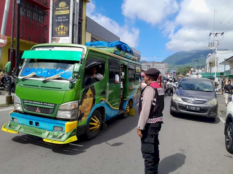 Sat. Samapta Polres Manggarai Laksanakan Patroli dan Sambang, Tingkatkan Situasi Kamtibmas di Ruteng