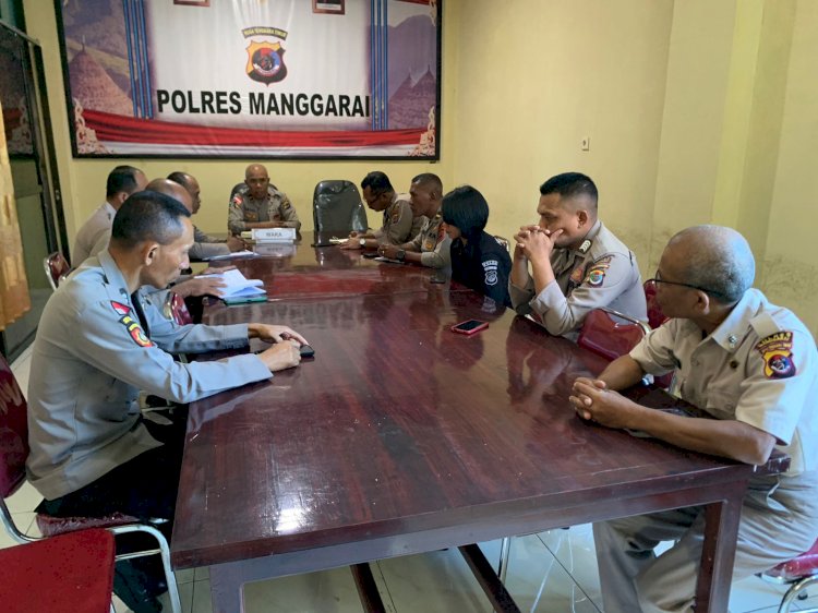 Tingkatkan Kinerja, Waka Polres Manggarai pimpin Rapat Anev Siwas, Sikum, Si Humas, Dokes, dan TIK di Polres Manggarai