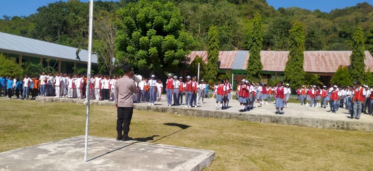 Kapolsek Reo Pimpin Patroli dan Sambang Kamtibmas di SMK Mutiara Bangsa Reo