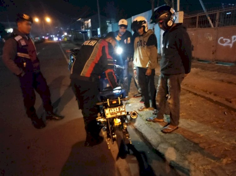 Anggota Samapta Polres Manggarai Laksanakan Patroli Perintis Presisi di Kota Ruteng