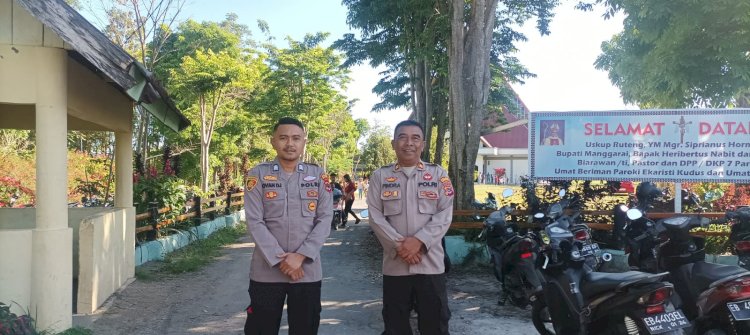 Personil Polres Manggarai Laksanakan Pengamanan Ibadah Minggu