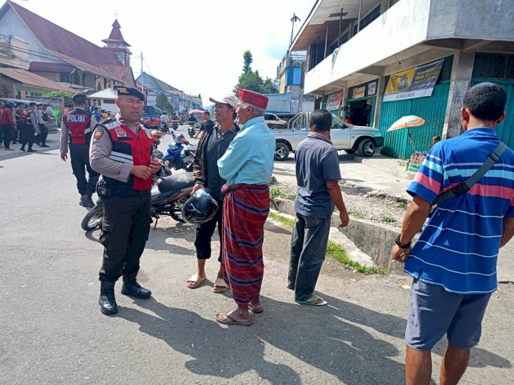 Patroli Dialogis dan Pengaturan Lalu Lintas oleh Anggota Samapta Polres Manggarai di Ruteng