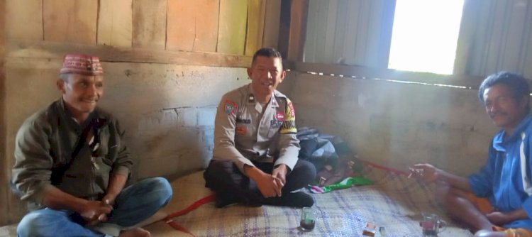 Patroli Dialogis Bhabinkamtibmas Kecamatan Ruteng himbau warga, aktif  Memelihara Kamtibmas yang Aman dan Kondusif