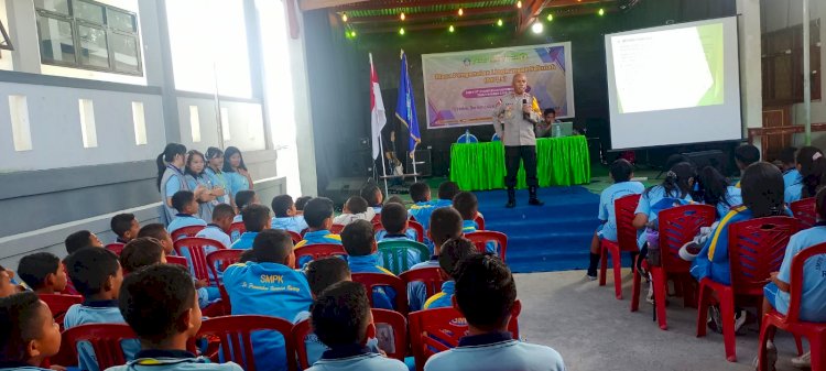 Waka Polres Manggarai Isi Materi dalam MPLS di SMPK St. Fransiskus Xaverius Ruteng