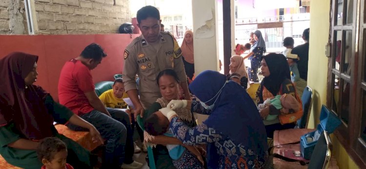 Pastikan PIN Polio berjalan aman dan Lancar, Bhabinkamtibmas Kecamatan Reok Dampingi pelaksanaan PIN Polio di Posyandu