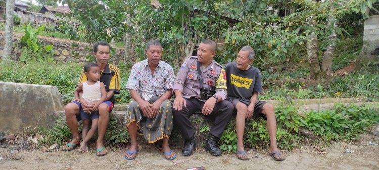 Bhabinkamtibmas Bripka Adrianus G Suman Lakukan Sambang dan Patroli di Dusun Bengkang, Desa Compang Ndehes