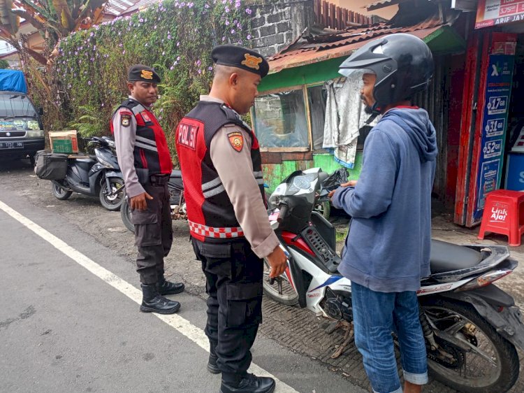 Sat. Samapta Polres Manggarai Gelar Patroli Dialogis dan Pengaturan Lalin di Kota Ruteng