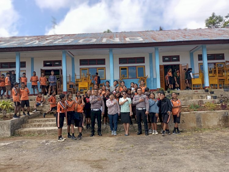 Polres Manggarai Gelar Kegiatan Police Goes To School untuk Sosialisasi UU No. 22 Tahun 2009 tentang LLAJ