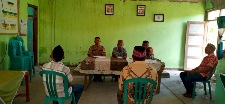 Bhabinkamtibmas kecamatan Reok. Mediasi Penyelesaian Masalah Air Persawahan di Desa Bajak