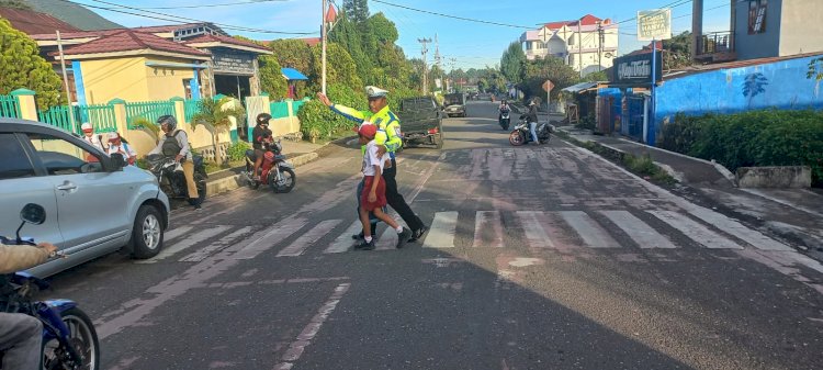 Sat.Lantas Polres Manggarai Laksanakan Gatur Lalu Lintas Pagi di Ruteng