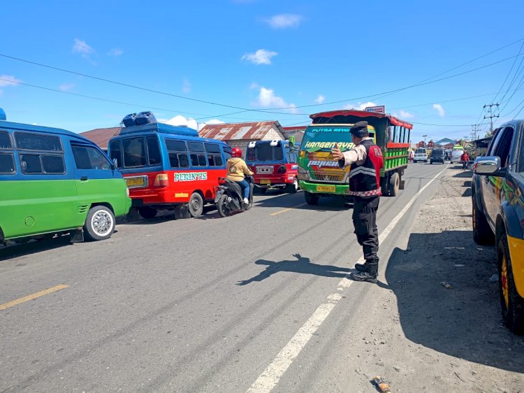 Patroli Dialogis, Himbauan Kamtibmas, dan Pengaturan Lalin oleh Samapta Polres Manggarai di Ruteng