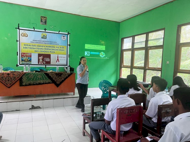 Polres Manggarai dan Dinas PPO Kabupaten Manggarai Gelar Sosialisasi Bahaya Narkoba, HIV AIDS, dan TPPO