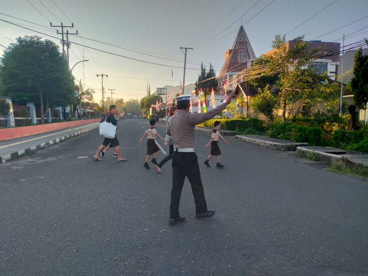 CAR FREE DAY RUTENG: Sat Lantas Polres Manggarai Laksanakan Rekayasa Lalu Lintas