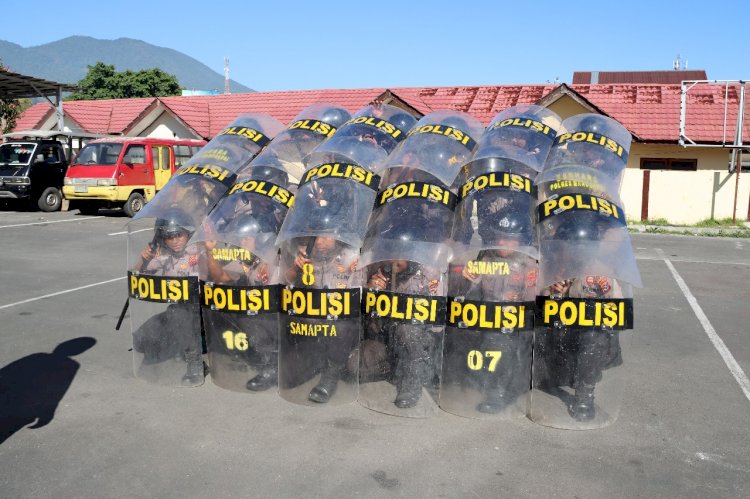 Polres Manggarai Gelar Latihan Dalmas untuk Operasi Mantap Praja 2024